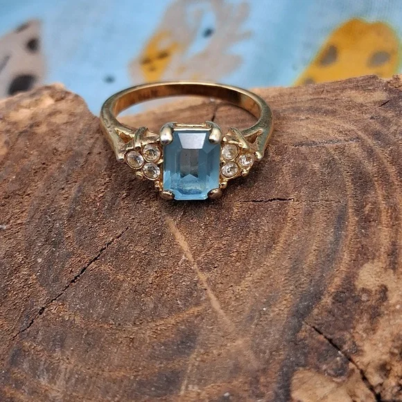 Vintage Aquamarine Ring Sz 7.5 - Picture 2 of 7